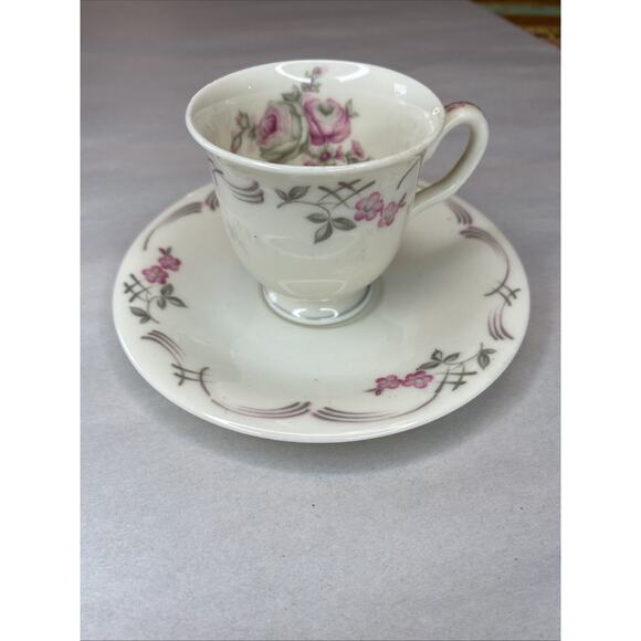 Vintage Castleton Belrose Demitasse Tea Cup & Saucer Floral Roses 2 PCs - Picture 3 of 10